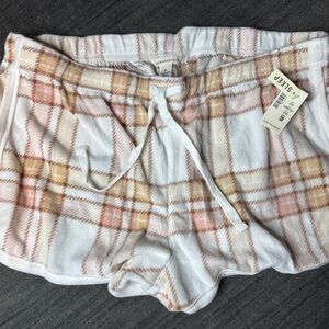 Aeropostale Women's Plaid Lounge Shorts - White and Tan